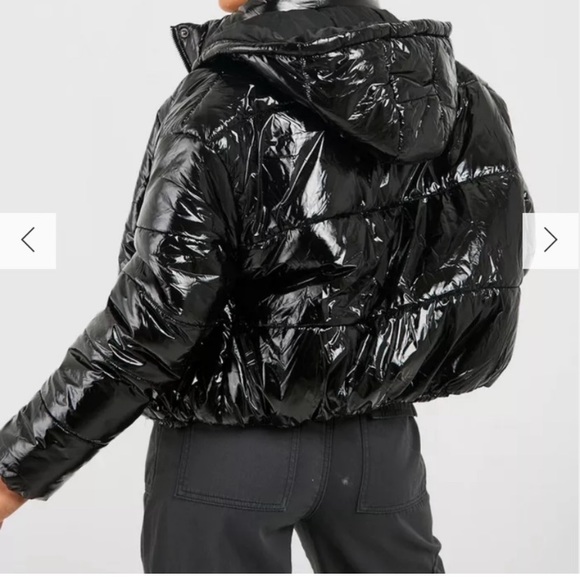 NWT Boohoo Cropped Shiny Puffer Bomber Coat Black - Size 4 Petite - Picture 5 of 13